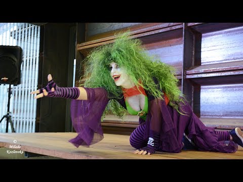 Charming night tribal fusion happening - Atreya „Hold Me, Thrill Me, Kiss Me, Kill Me“ (4K)