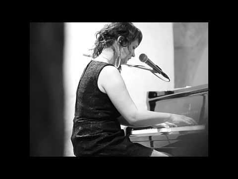 BOSÁ - song by Beata Hlavenková feat. Justin Lavash