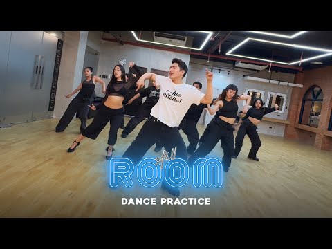 Stell 'Room' Dance Practice