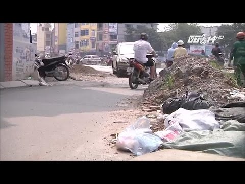 (VTC14)_Đường ven sông Lừ biến thành con đường rác