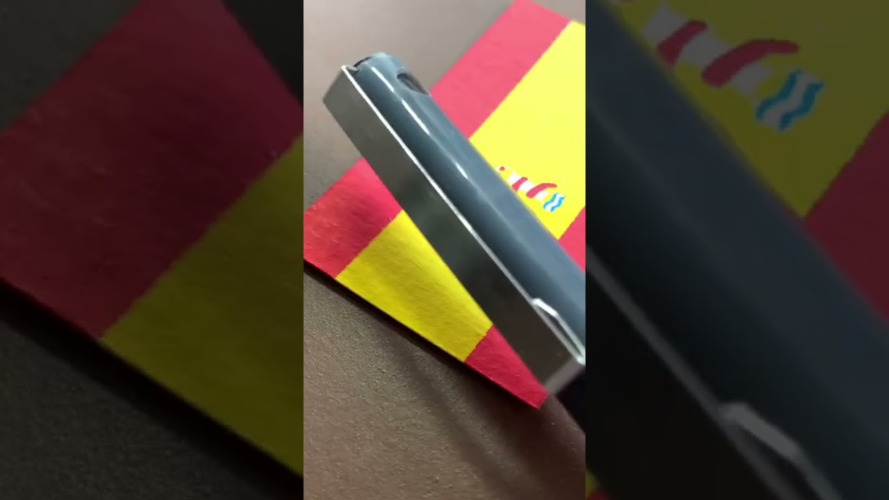 Dibujando mini bandera de España 🇪🇸 ¿cuál hago ahora #posca