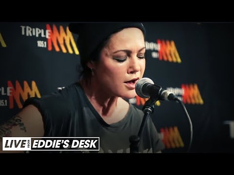 Sarah McLeod - Gravity (Live From Eddie's Desk) | Triple M