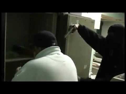 PHIL BLUNTS  -"ITS ONLY RIGHT" (OFFICIAL MUSIC VIDEO)