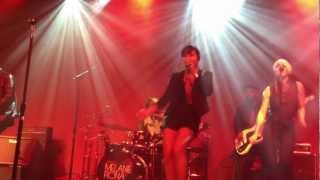 Melanie Fiona Performs " Bang Bang" At The Hamilton