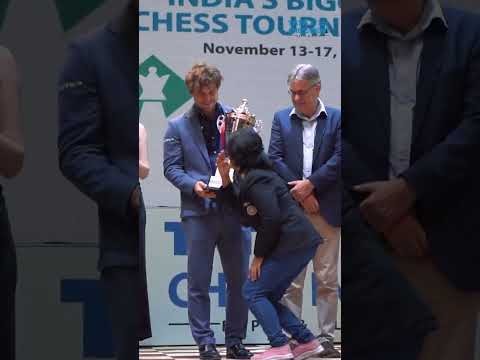 Chess Star Bristy Mukherjee Touches Grandmaster Magnus Carlsen's Feet