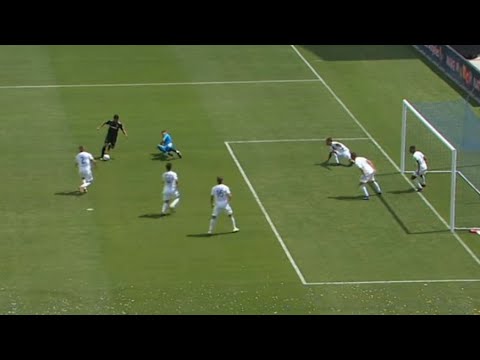 Carlos Vela Monumental Golazos vs Zlatan