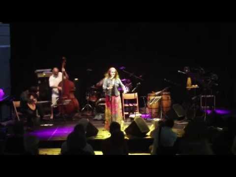 Aliéksey Viana convida Vivi de Farias