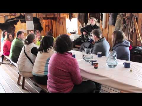 Radio 2 in Canada - Gene Thomas zingt een liedje