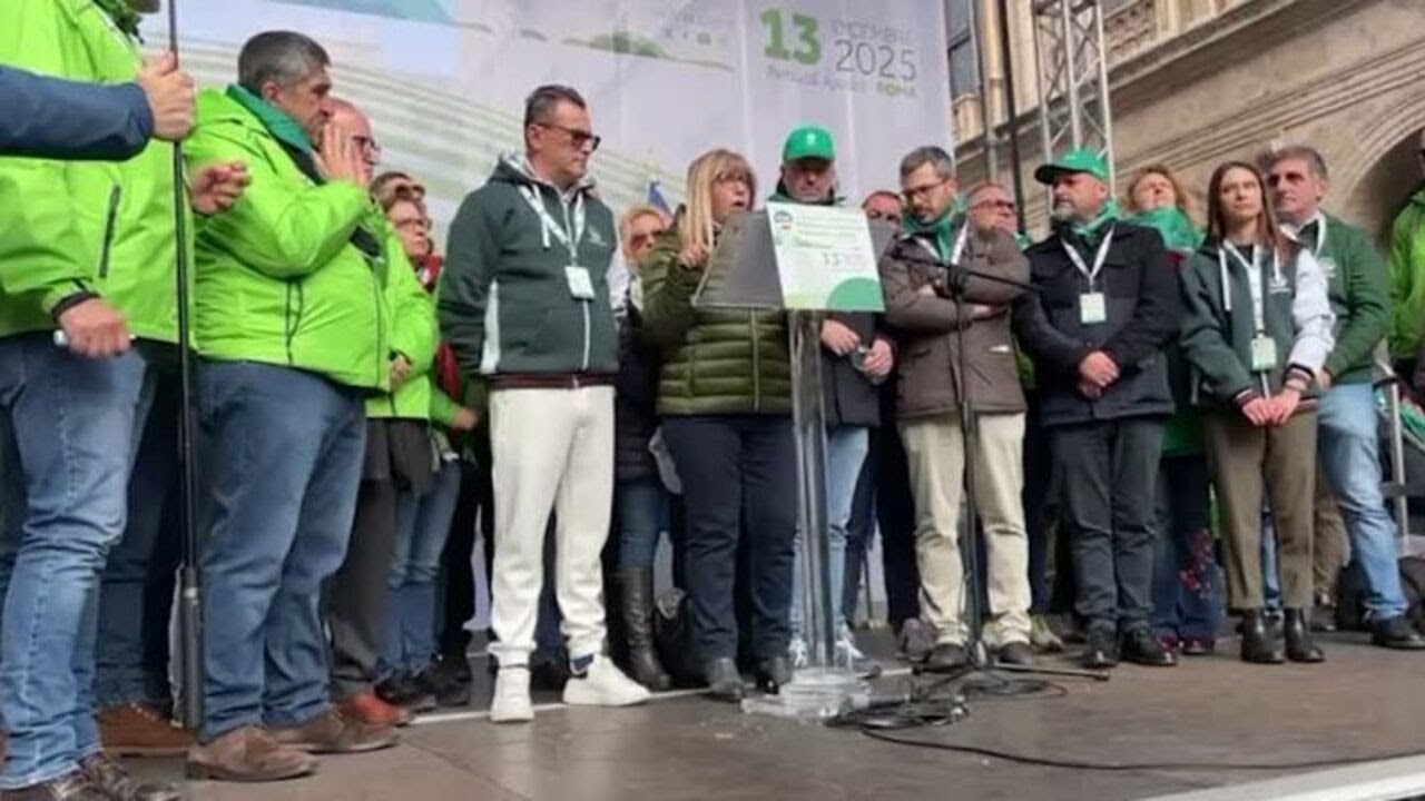 La segretaria della Cisl in piazza: "La manovra va migliorata"