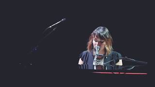 Norah Jones – Black Hole Sun (Detroit Fox Theatre 5.23.17)