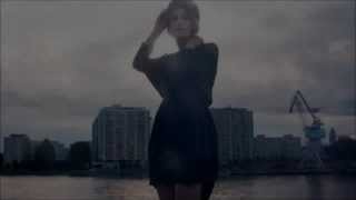 Laura Närhi - Tuhlari (Lyrics)