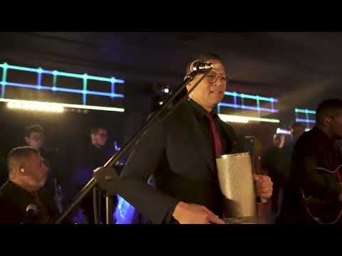 EL AMOR QUE TE DOY - EL COMBO DE LAS ESTRELLAS