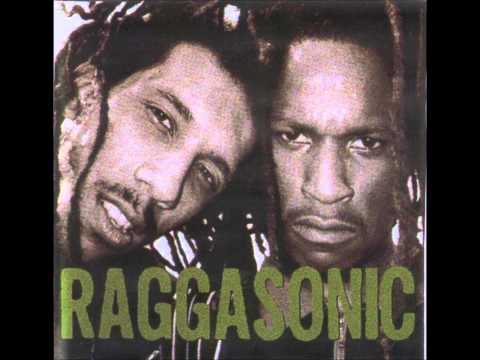 Raggasonic - International feat Desmond et Leaf-Nuts