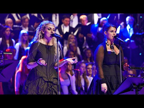 Eivør, Margrét Eir - Heyr, Himna Smiður // Frostrósir (live, 2010)