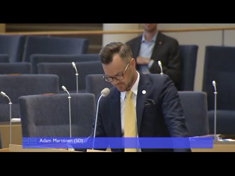Adam Marttinen (SD) Debatterar Karenstid I RIksdagen