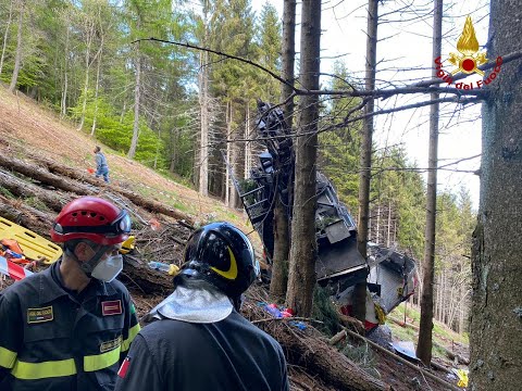 Funivia precipitata, le immagini dei Vigili del fuoco