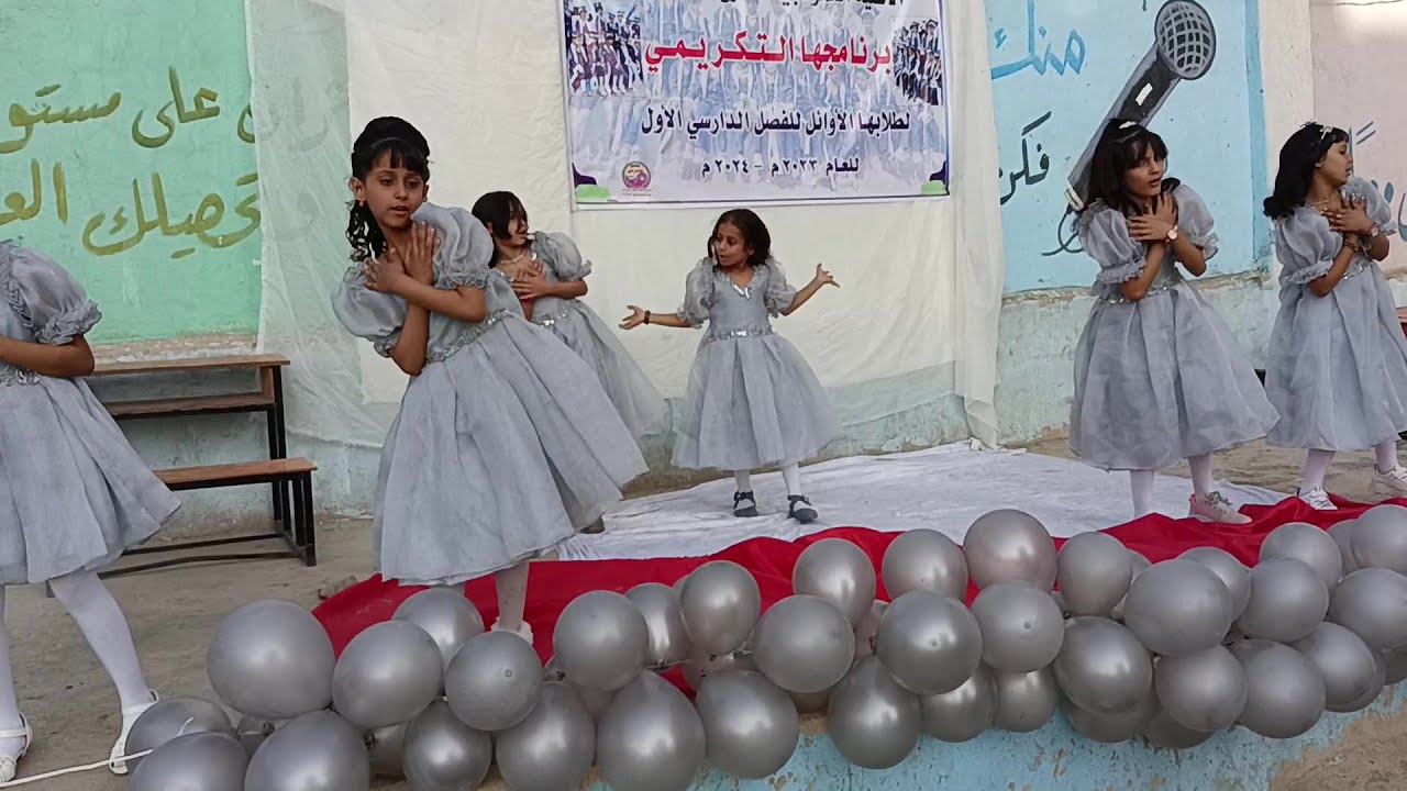 زهرات جيل النهضة يتألقن في الترحيب بالحضور