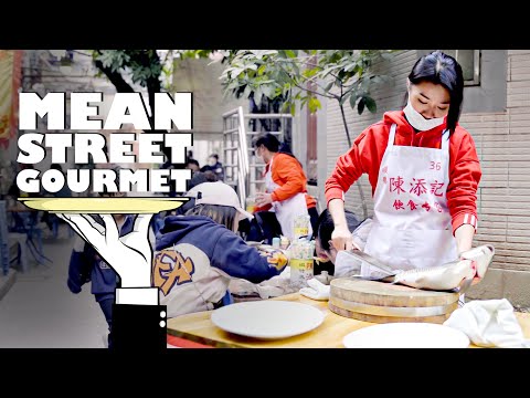 新鮮な魚の皮のサラダ。ユニークな広東のストリートスナック (Fresh Fish Skin Salad: A Unique Cantonese Street Snack)