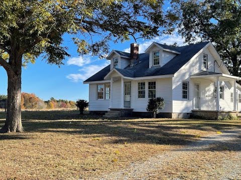 Must See Country Home Minutes to Kerr Lake property video