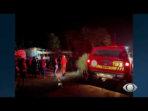 🚨 ACIDENTE NA TO-134: CAMINHÃO BOIADEIRO TOMBA EM DARCINÓPOLIS
