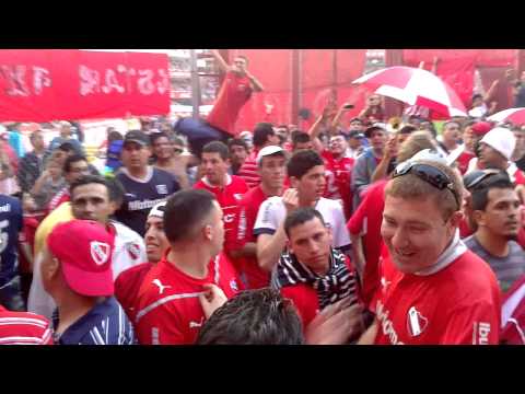 "La banda del Rojo ya llego // Previa" Barra: La Barra del Rojo • Club: Independiente