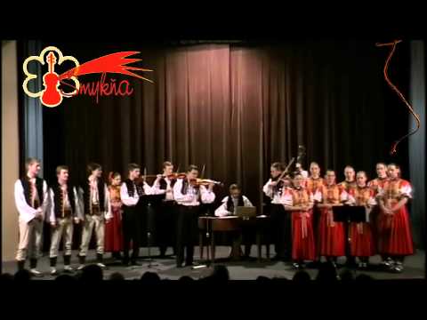 Ľudová hudba Šmykňa - Šuster sa raduje - "A na vašim stoľe..."