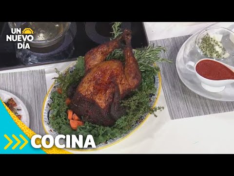 Receta para Thanksgiving: adobo estilo mexicano para el pavo | Un Nuevo Día | Telemundo