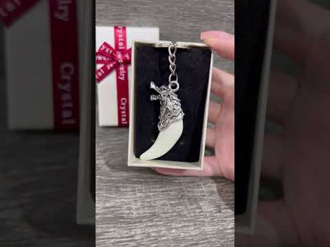 Подарок парню, девушке Кулон оберег талисман "Большой клык волка" на шнурке из экошелка в коробочке - фото 2 - id-p2255604906