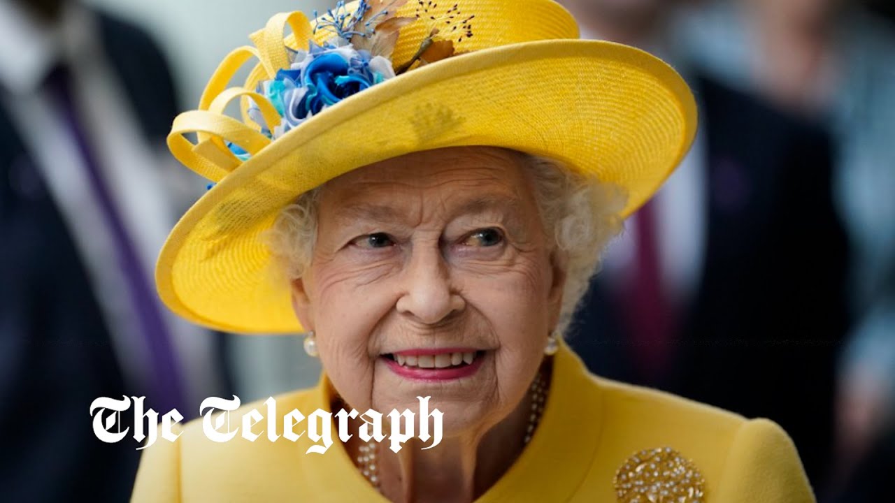 ‘One ticket for the Elizabeth line please’ Queen opens Crossrail and