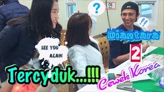 Download lagu TERCYDUK !!! KETAHUAN TAK TUN TUANG DIANTARA 2 CEWEK CANTIK KOREA mp3
