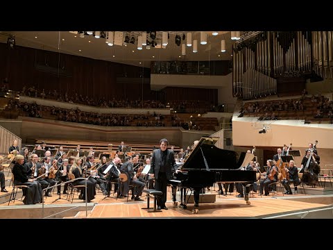 Darío Ntaca  at the Berliner Philharmonie   Bach-Siloti Prelude in B minor.