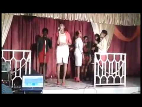 Map adore ou toutan mwen gen tan - stacy . Best Haitian Gospel music adoration et louange 2017