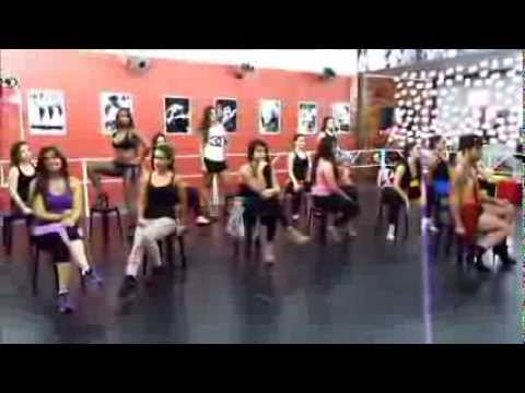 Aula de Stiletto Dance - Escola de Dança Maiher Menezes