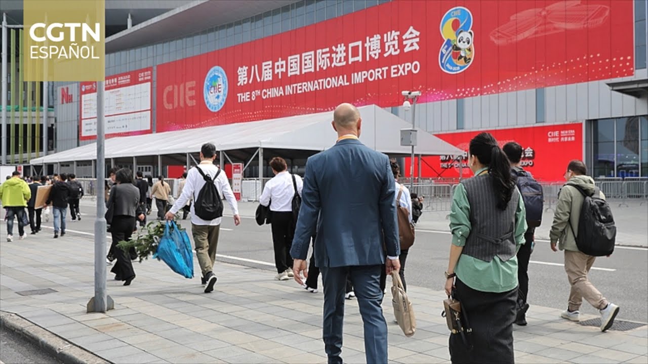 Li Qiang pronuncia un discurso en la inauguración de la CIIE