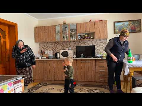 Real Carpathian Village Life 🌄🐄 | Hard Work, Family & Traditional Cooking ❤️