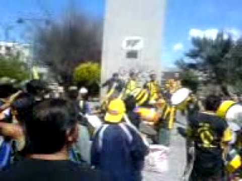 "No sé cómo voy, No sé cómo vengo" Barra: La Gloriosa Ultra Sur 34 &bull; Club: The Strongest