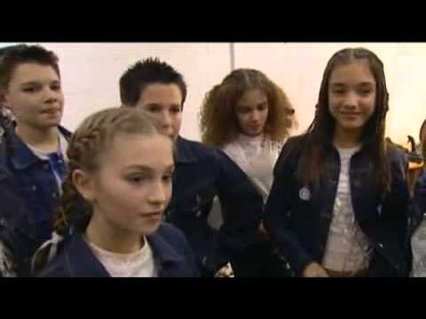 S Club Juniors supporting S Club 7