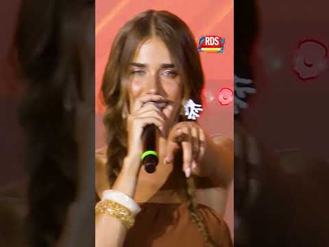 Fedez e Clara cantano "Scelte Stupide" live all'RDS Summer Festival 2025