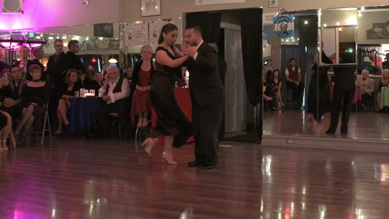 Alexander Sossa and Ana Thomas at El Encuentro 2/4