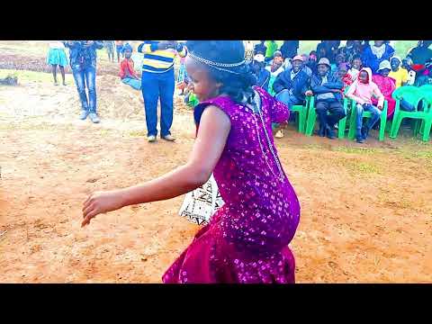 Mercy Mawia atumbuiza Kathonzweni WEDDING na Roseline Katungwa dance  💃💃💃🥰😀😍👩‍❤️‍👨👩‍❤️‍👨