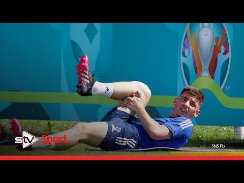 Gilmour goes for gold as sun shines on Scots