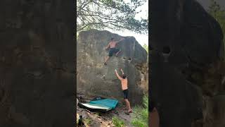 Video thumbnail of Le Couteau, 6a. Fontainebleau