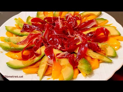 Ensalada de mango con jamón ibérico y aguacate / Recetas fáciles / Recetas de cocina