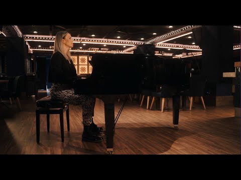 JIA MILES - LLORA / Official Video