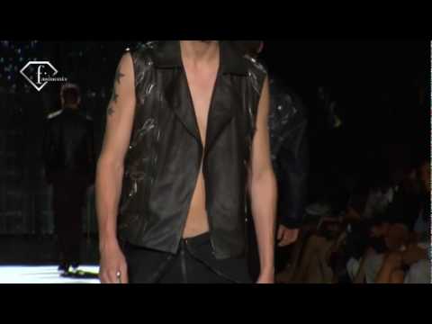 fashiontv | FTV.com - ROBERTO CAVALLI - MEN S/S 2010 MILAN
