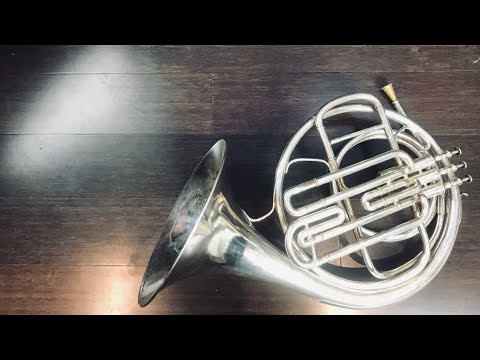 Anneke Scott performs Richard Hofmann's arrangement of Mozart's "Dies Bildnis ist bezaubernd schön”