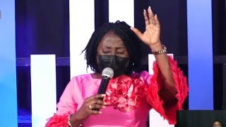 Aps. Eric Nyamekye couldn’t Stop Diana Hamilton’s Spirit-filled Ministration during Special Service