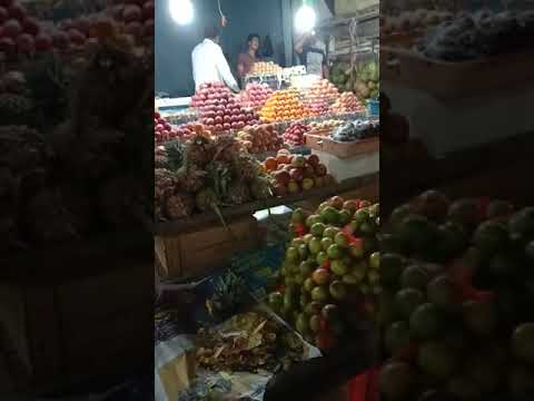 Fruit market and flowers