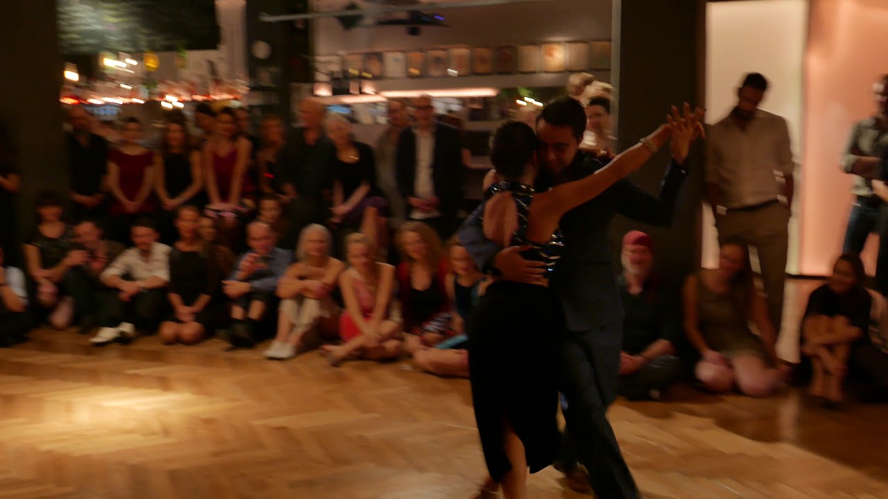 Clarisa Aragon and Jonathan Saavedra - "Estampa De Varón" - Juan D'Arienzo