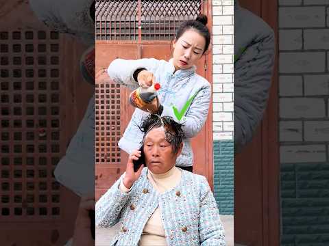 Don't make phone calls while washing your hair 😂#foryou #fypシ #funny